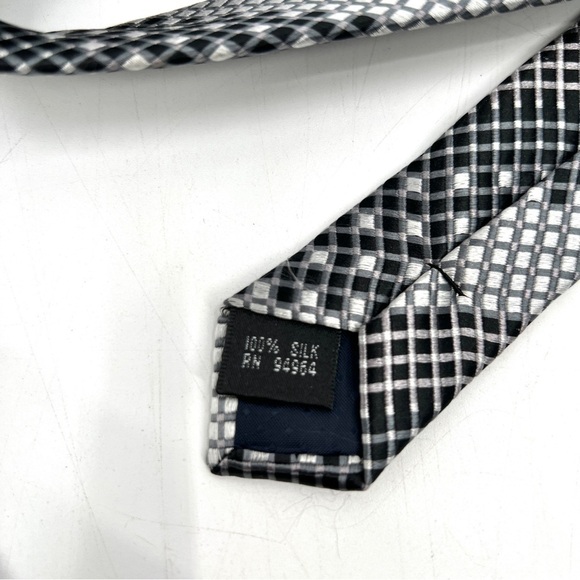 ADOLFO Men's Silver & Black Abstract Stripe 100% Silk Tie - Picture 4 of 7